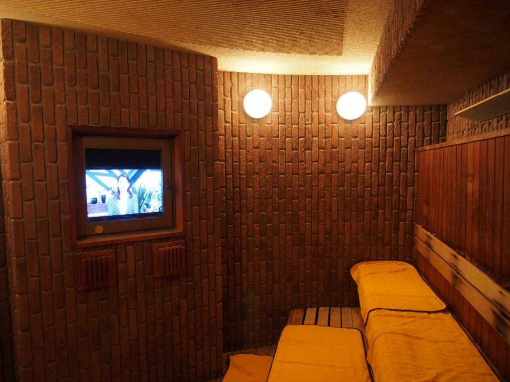 Capsule Shibuya Hotel a capsule